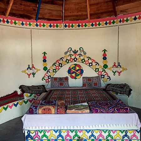 White Land Villagestay Dhordo Esterno foto
