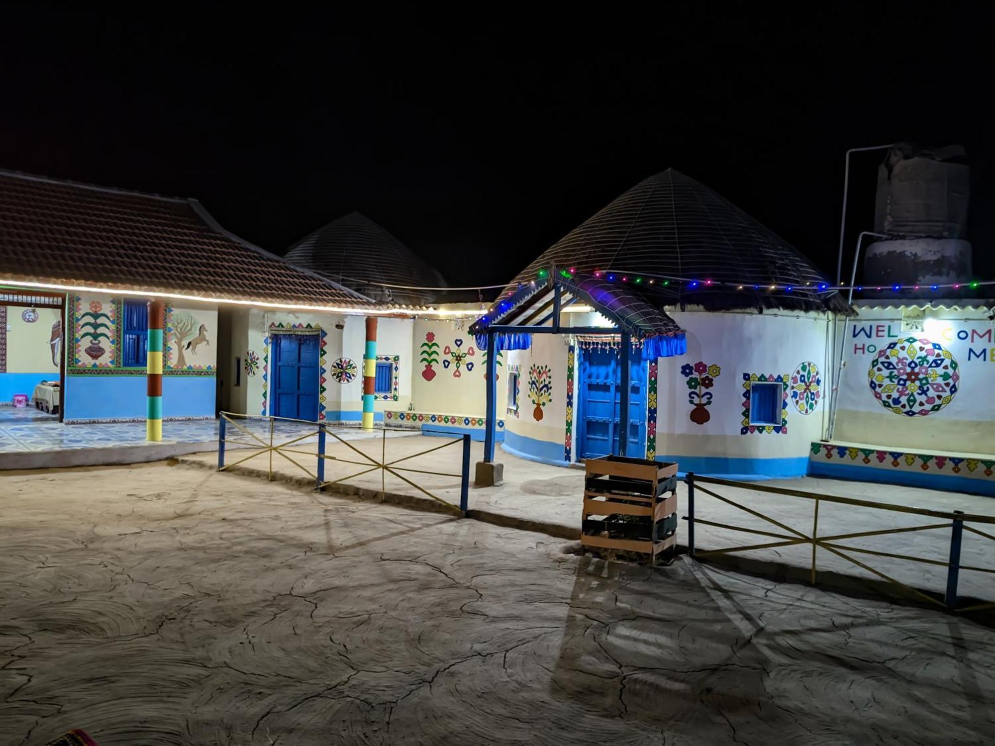 White Land Villagestay Dhordo Esterno foto