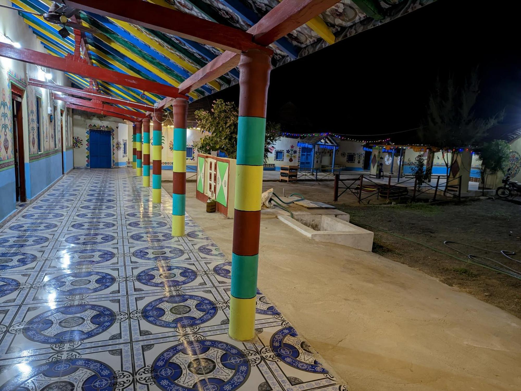 White Land Villagestay Dhordo Esterno foto
