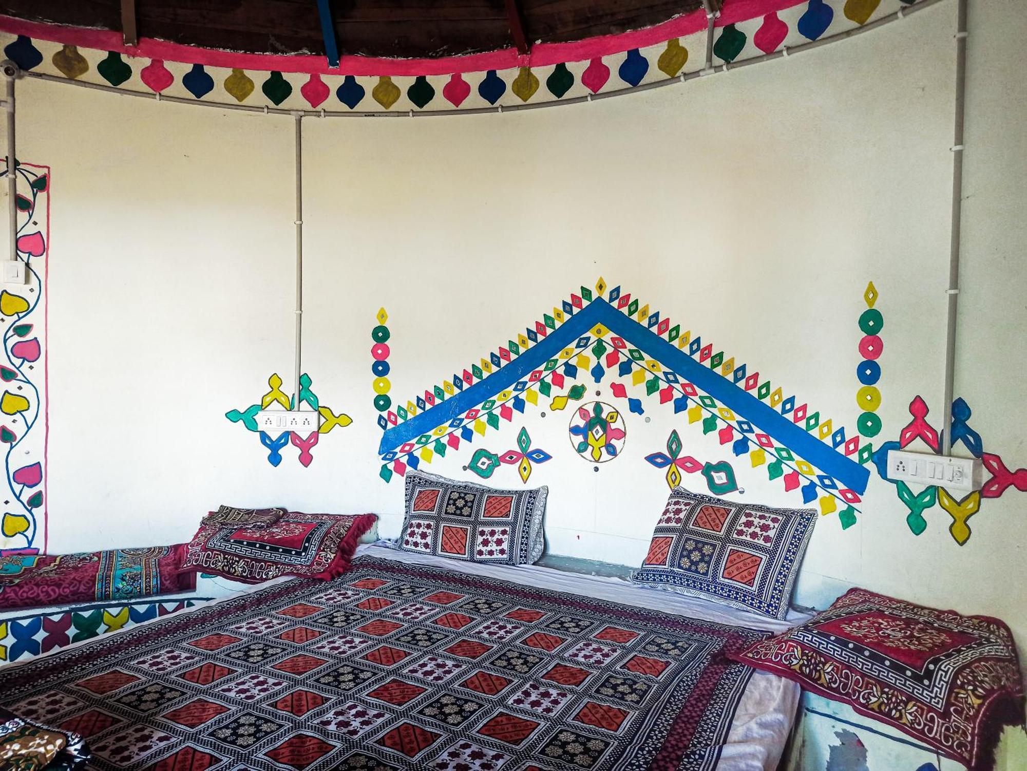 White Land Villagestay Dhordo Esterno foto