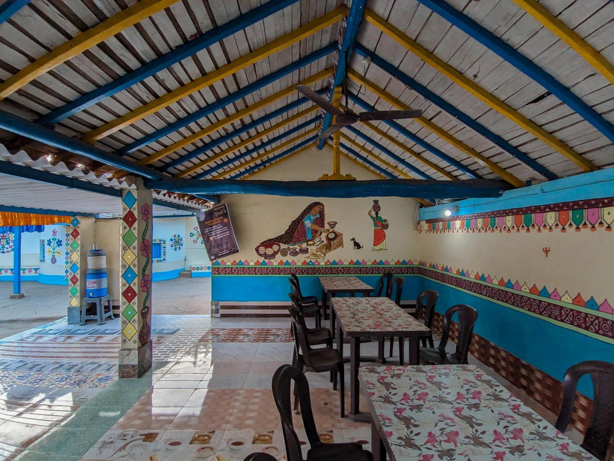 White Land Villagestay Dhordo Esterno foto